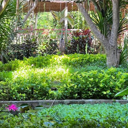 Centro Bajo Hotel & Resto Labuan Bajo Dış mekan fotoğraf