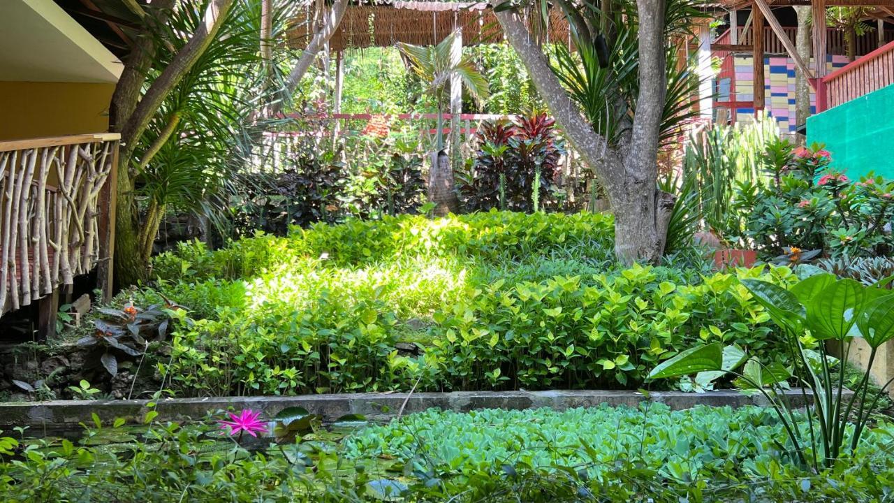 Centro Bajo Hotel & Resto Labuan Bajo Dış mekan fotoğraf