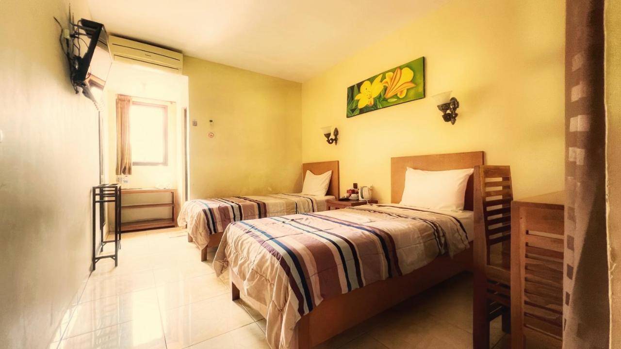 Centro Bajo Hotel & Resto Labuan Bajo Dış mekan fotoğraf