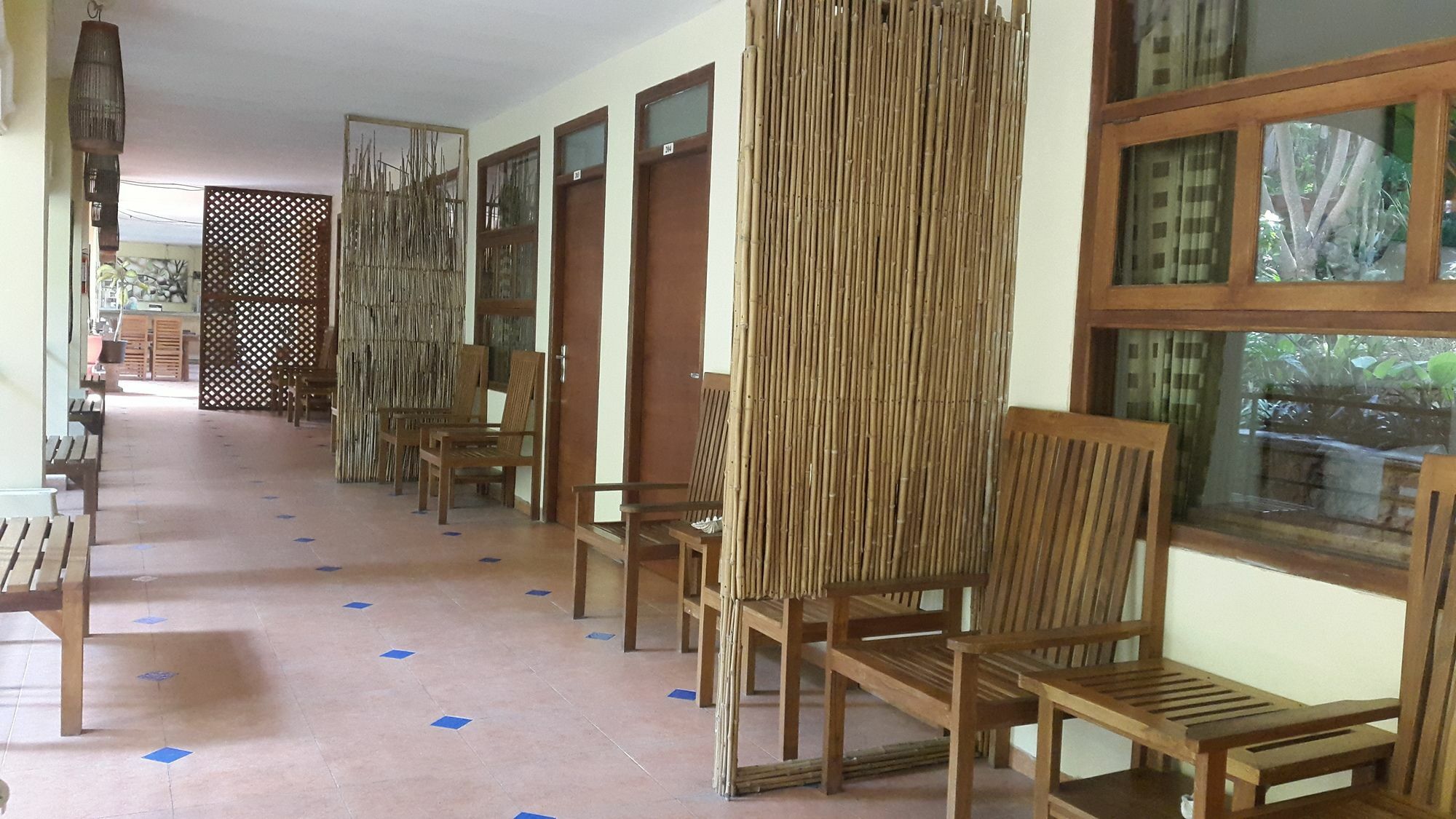 Centro Bajo Hotel & Resto Labuan Bajo Dış mekan fotoğraf